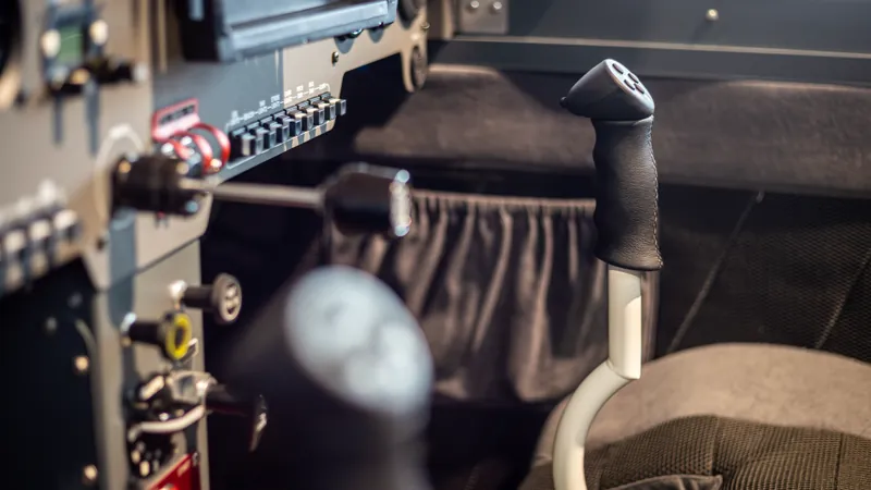GRIP SERIES 6 leather with Ray Allen head G405